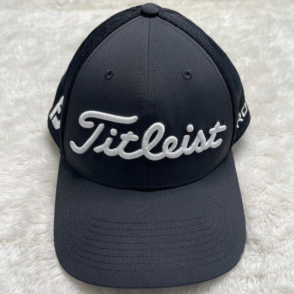 Titleist Men's Black Fitted Golf Cap Pro V1 Hat Size Medium/Large - Picture 1 of 6